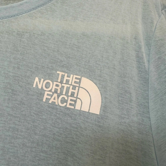 The North Face Women’s Sunriser Short Sleeve Shirt - Picture 4 of 5